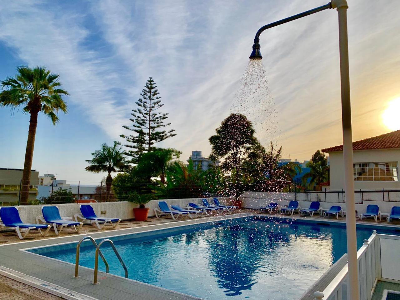 Black & White By Madeira Sun Travel Funchal  Extérieur photo